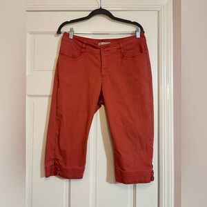 Lee SLENDER SECRET LOWER ON THE WAIST capris